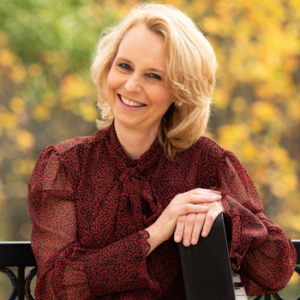 Monika Herzig`s „The House of the Singing Winds“