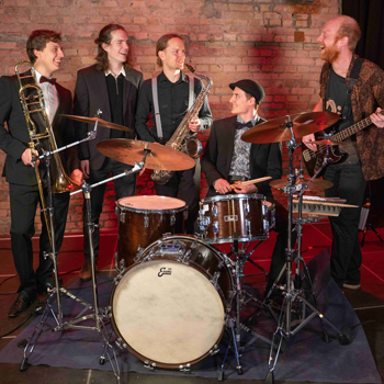 swinging jazz market . Fächerswing . Eintritt frei