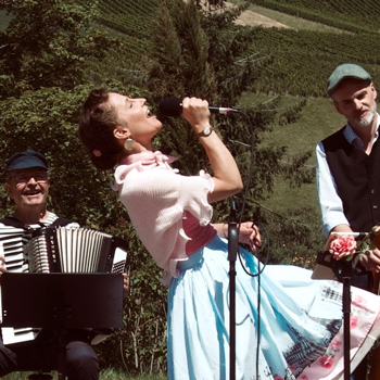 Arrosée de Chansons . Encore … Trio La Rosée